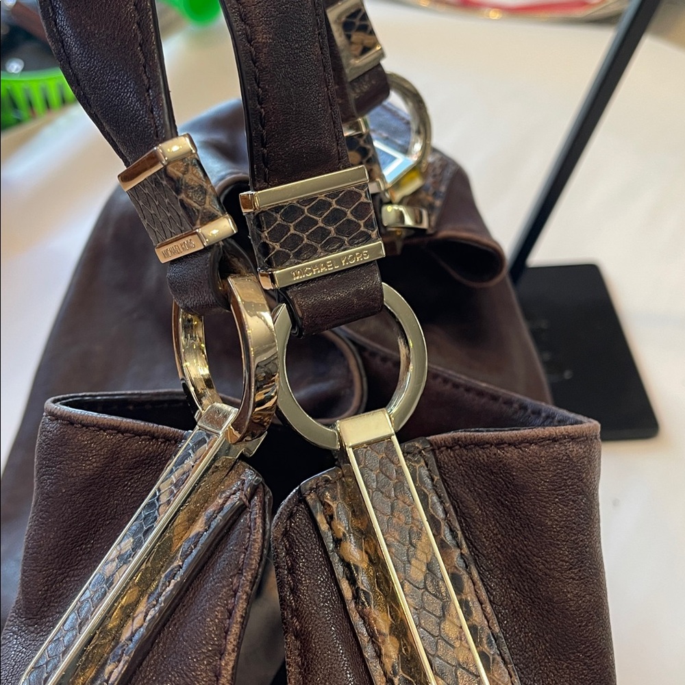Michael Kors "Matilda" brown pebble leather and snakeskin zipper accent hobo bag - Picture 5 of 7